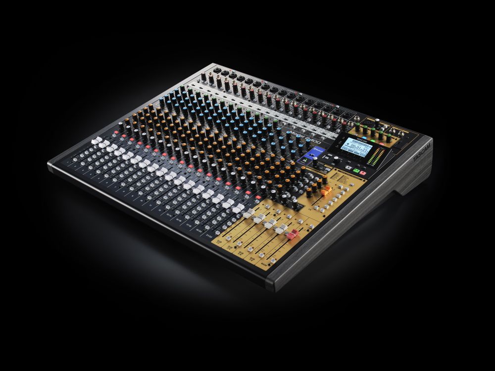 TASCAM Model 2400 調音臺 TASCAM Model 2400 調音臺