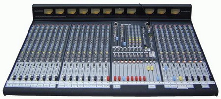 英國A&H GL3800-832A型專業(yè)調(diào)音臺(tái)